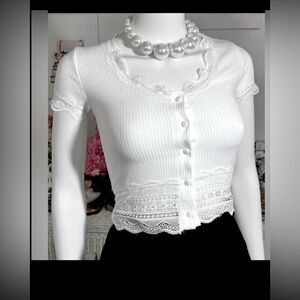 Urban Outfitters “Caution to the Wind” Crop Top w/ Lace details in White size XS
